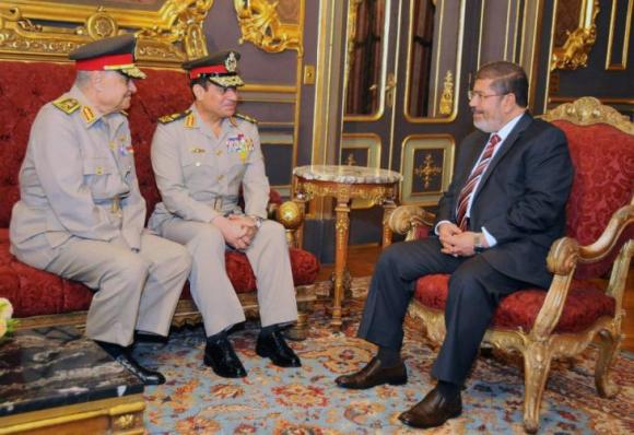 sisi-and-morsi_dpa