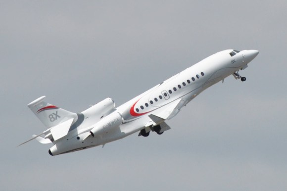 Paris_Air_Show_2017_Falcon_8X_inflight